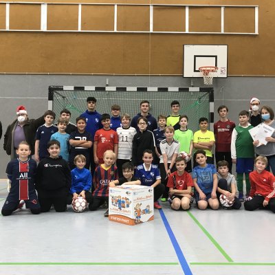 Starter-Paket an den SC Pinneberg am 02.12.2021 verliehen!