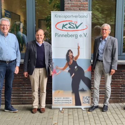 Dr. Abercron zu Gast beim KSV am 13.09.2021, v.l.n.r.: Mark Müller, Karsten Tiedemann, Dr. Michael von Abercron, Sönke-P. Hansen, Uwe Altemeier, Olaf Seiler - Foto: Carl-Eric Pudor