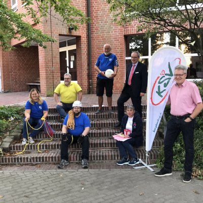Die Förderer, Unterstützer und Akteure der Sportjugendkulturwochen 2020 nach der Pressekonferenz (Foto: KSV Pinneberg)