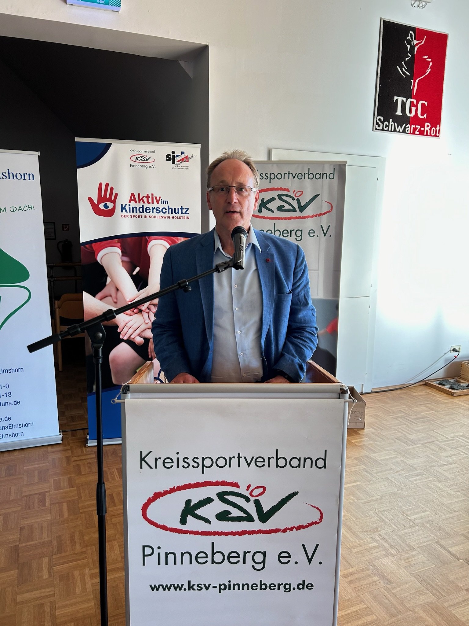 KSV Verbandstag 2024: Oberbürgermeister Volker Hatje überbrachte die Grüße der Stadt Elmshorn - Foto: Christa Nordwald, KSV Pinneberg KSV Verbandstag 2024: Oberbürgermeister Volker Hatje überbrachte die Grüße der Stadt Elmshorn - Foto: Christa Nordwald, KSV Pinneberg