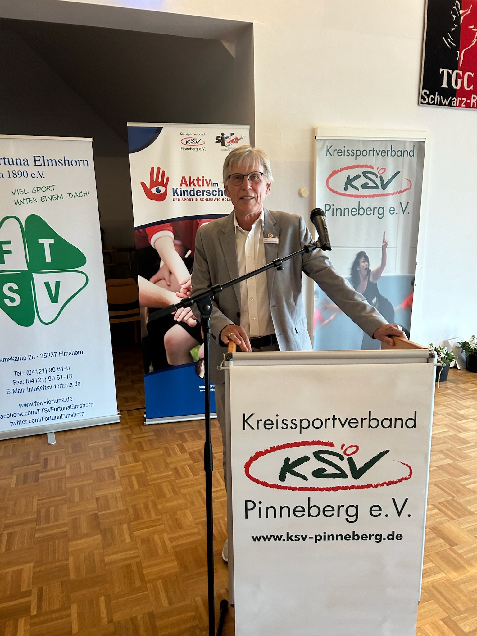Sönke-Peter Hansen bei seinem letzten KSV-Verbandstag als 1. Vorsitzender am 15.05.2024 in Elmshorn – Foto: Christa Nordwald, KSV Pinneberg Sönke-Peter Hansen bei seinem letzten KSV-Verbandstag als 1. Vorsitzender am 15.05.2024 in Elmshorn – Foto: Christa Nordwald, KSV Pinneberg